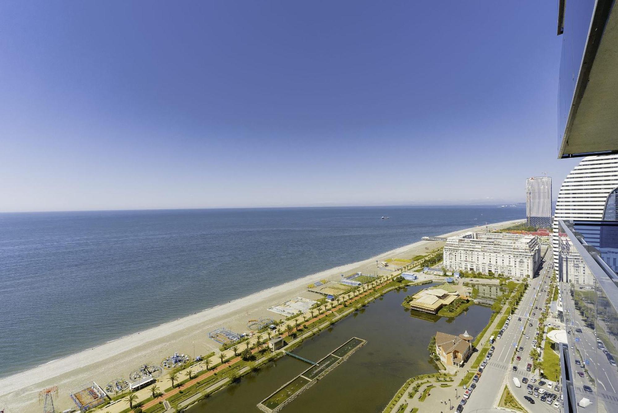 Orbi Twin Towers Aparthotel With Sea View Batumi Exterior foto